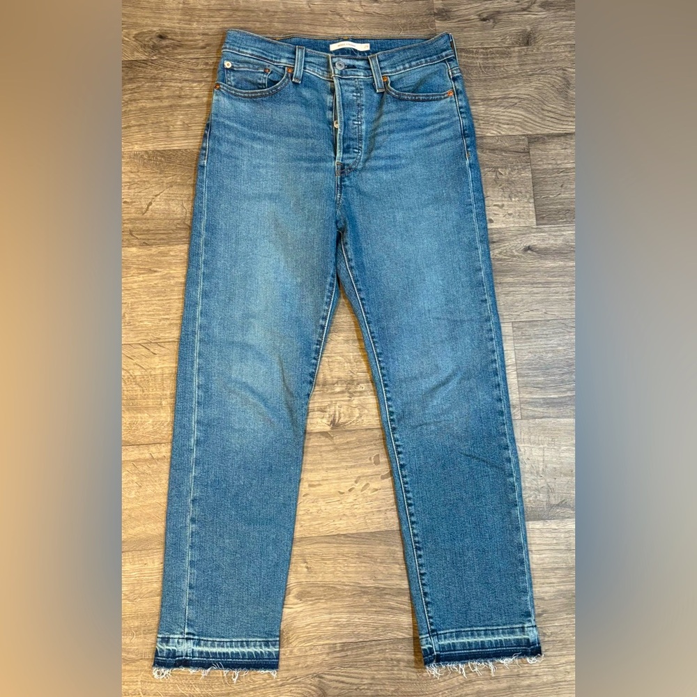 Levi’s Women’s Size 29 Wedgie Straight Jeans